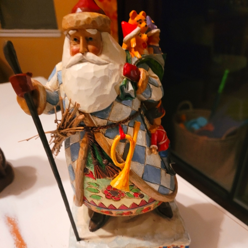 COPY - Jim Shore " Bringing Christmas Joy" Santa figurine. Beautifully detailed.